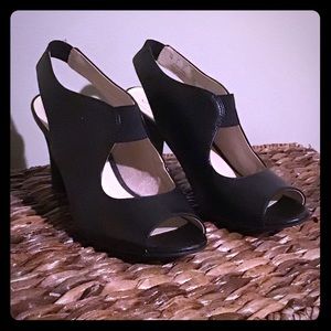 Life stride black peep toe sling back heels